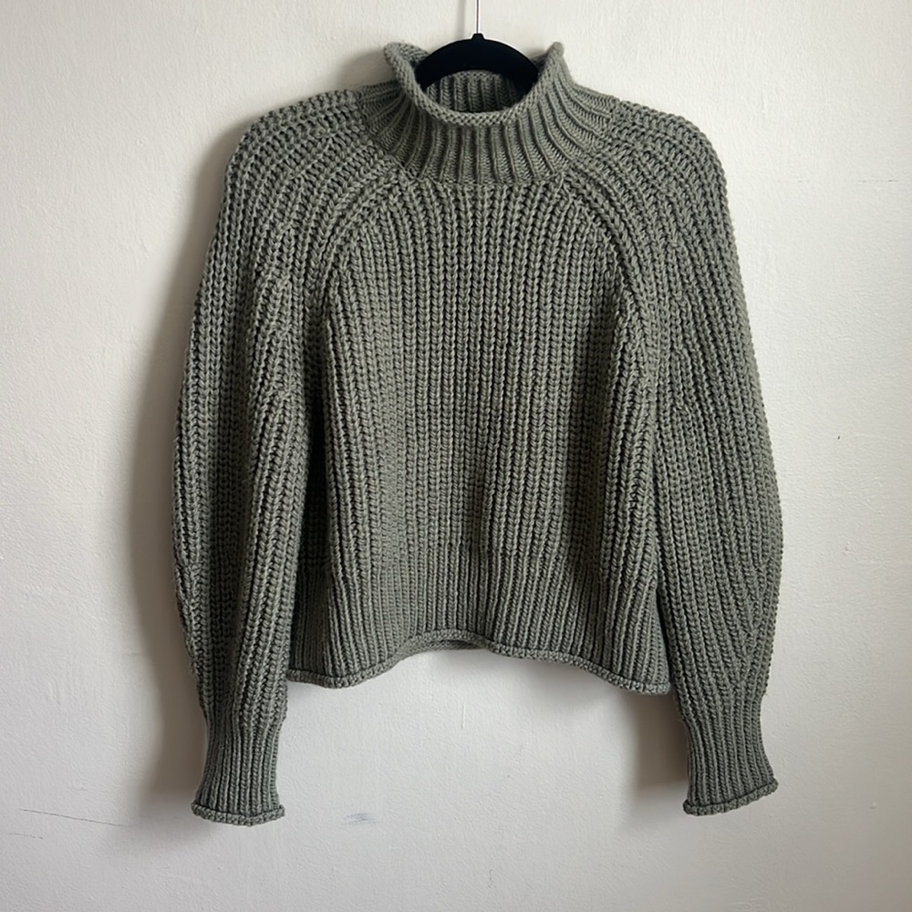 H&M Green Turtleneck Sweater